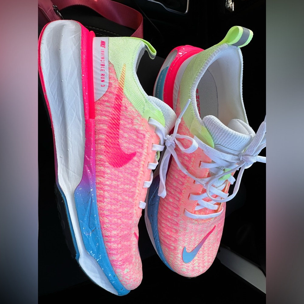 Nike Women's Invincible 3 Running Shoes